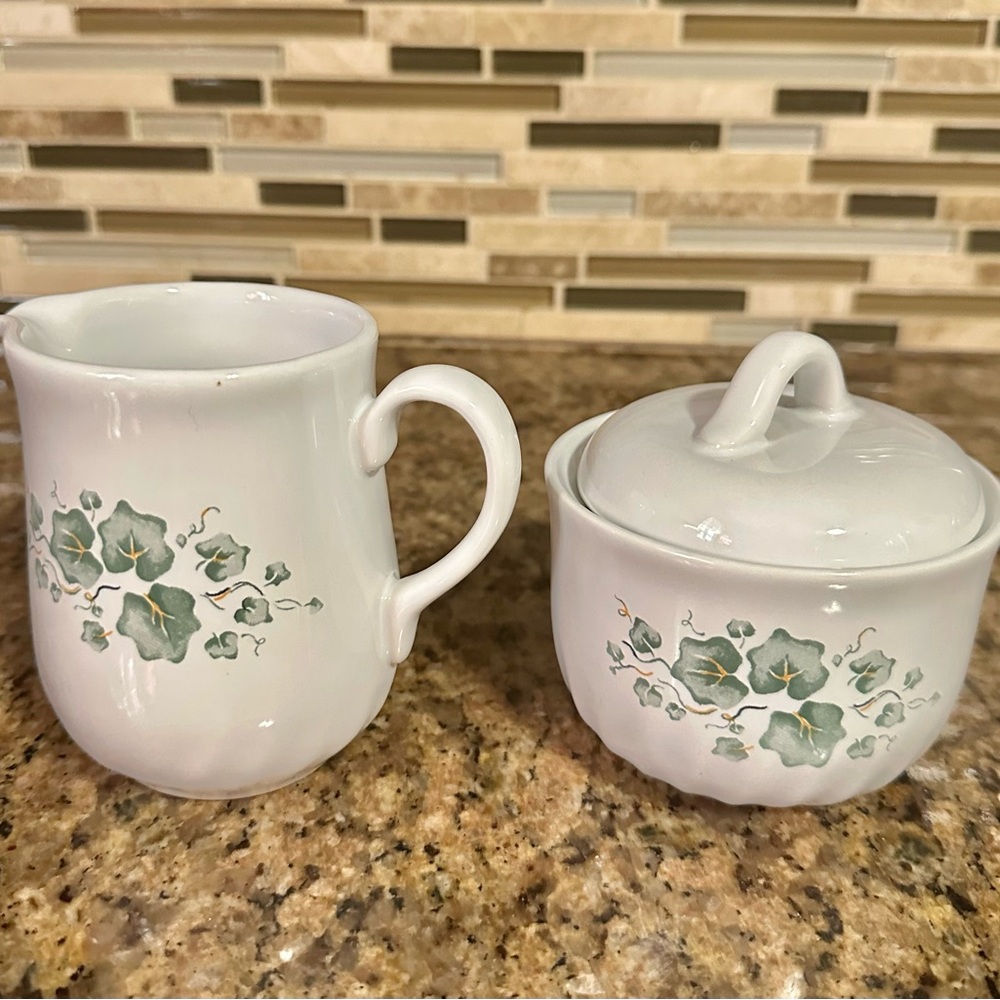 Corelle coordinates callaway ivy pattern sugar and creamer